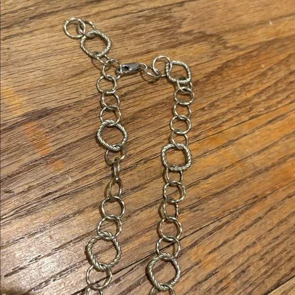 Handmade • upcycled tin daisy 🌼 beaded necklace - Picture 3 of 4